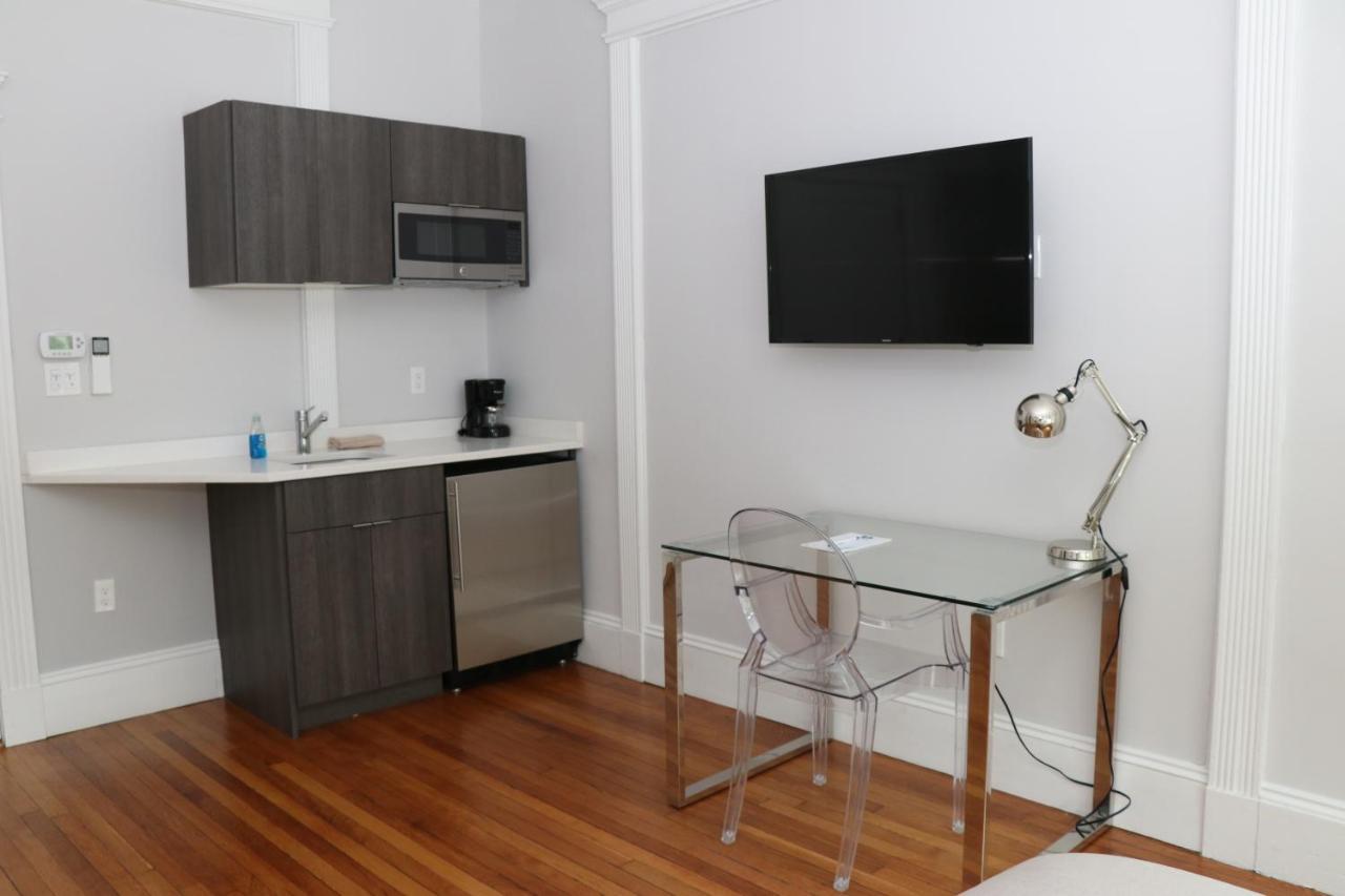 A Stylish Stay W/ A Queen Bed, Heated Floors.. #18 Brookline Exterior photo