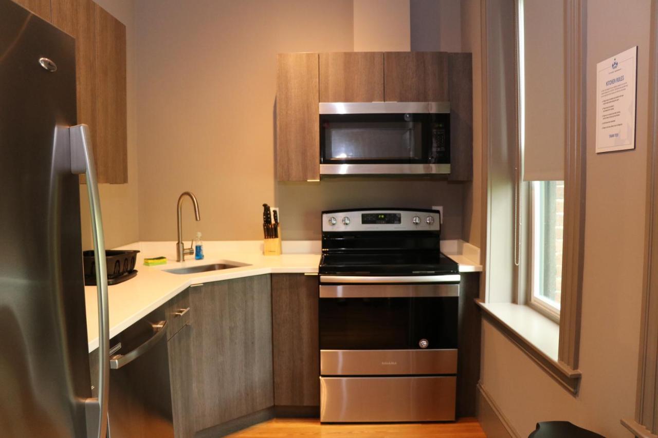 A Stylish Stay W/ A Queen Bed, Heated Floors.. #18 Brookline Exterior photo